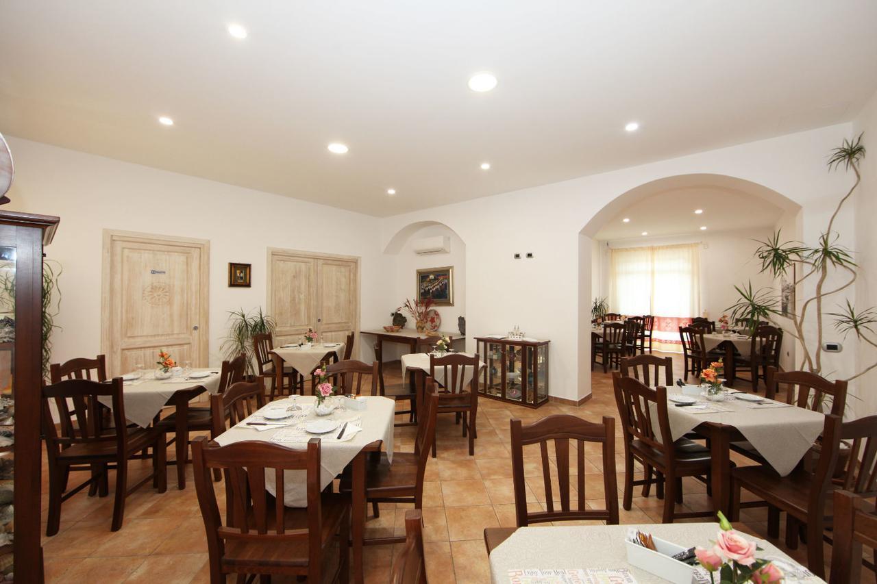 Guest House Villabianca La Maddalena  Eksteriør billede