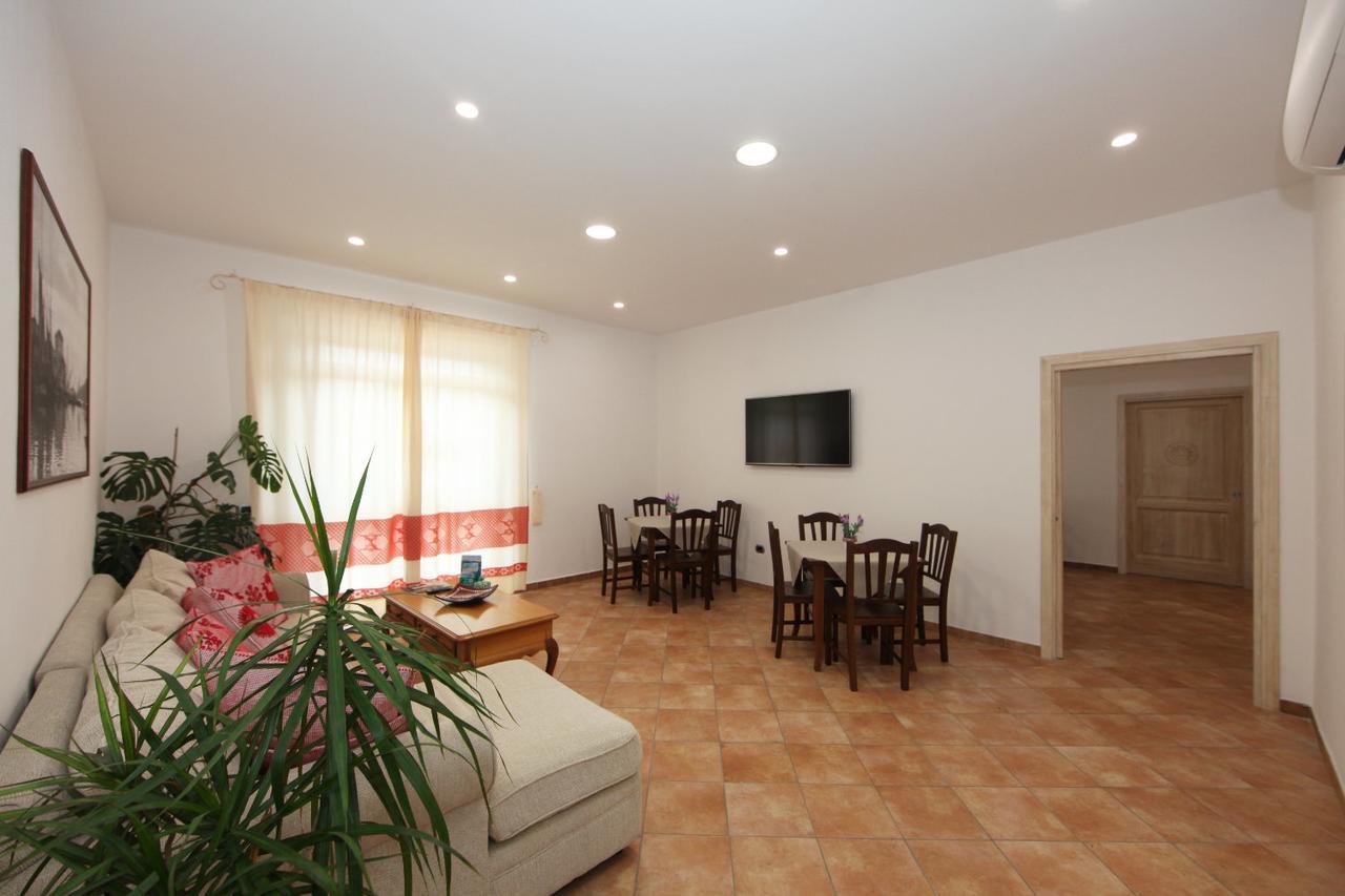 Guest House Villabianca La Maddalena  Eksteriør billede