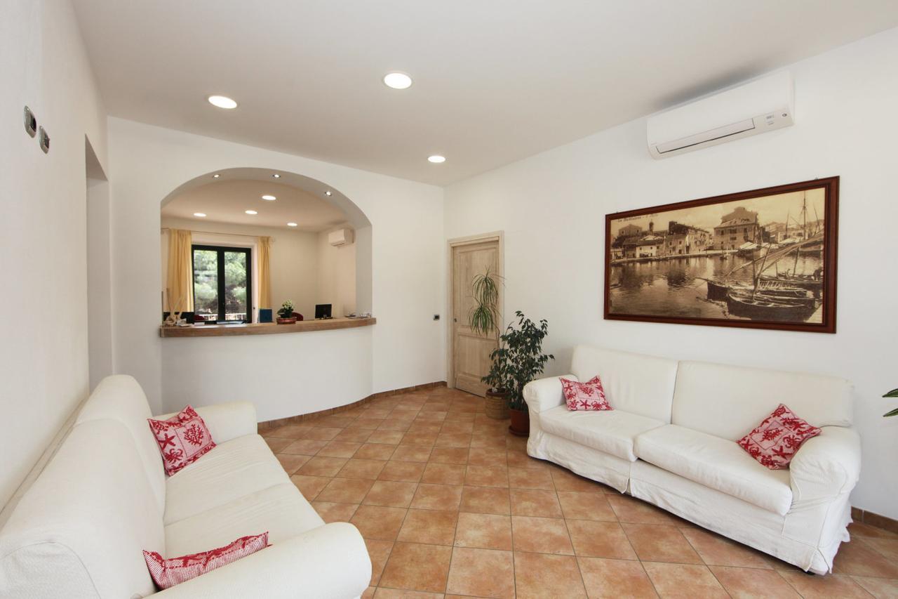 Guest House Villabianca La Maddalena  Eksteriør billede