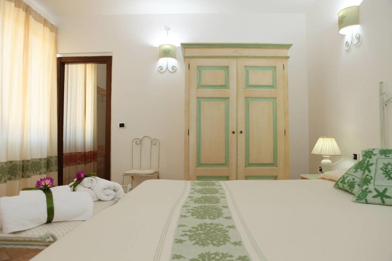 Guest House Villabianca La Maddalena  Eksteriør billede