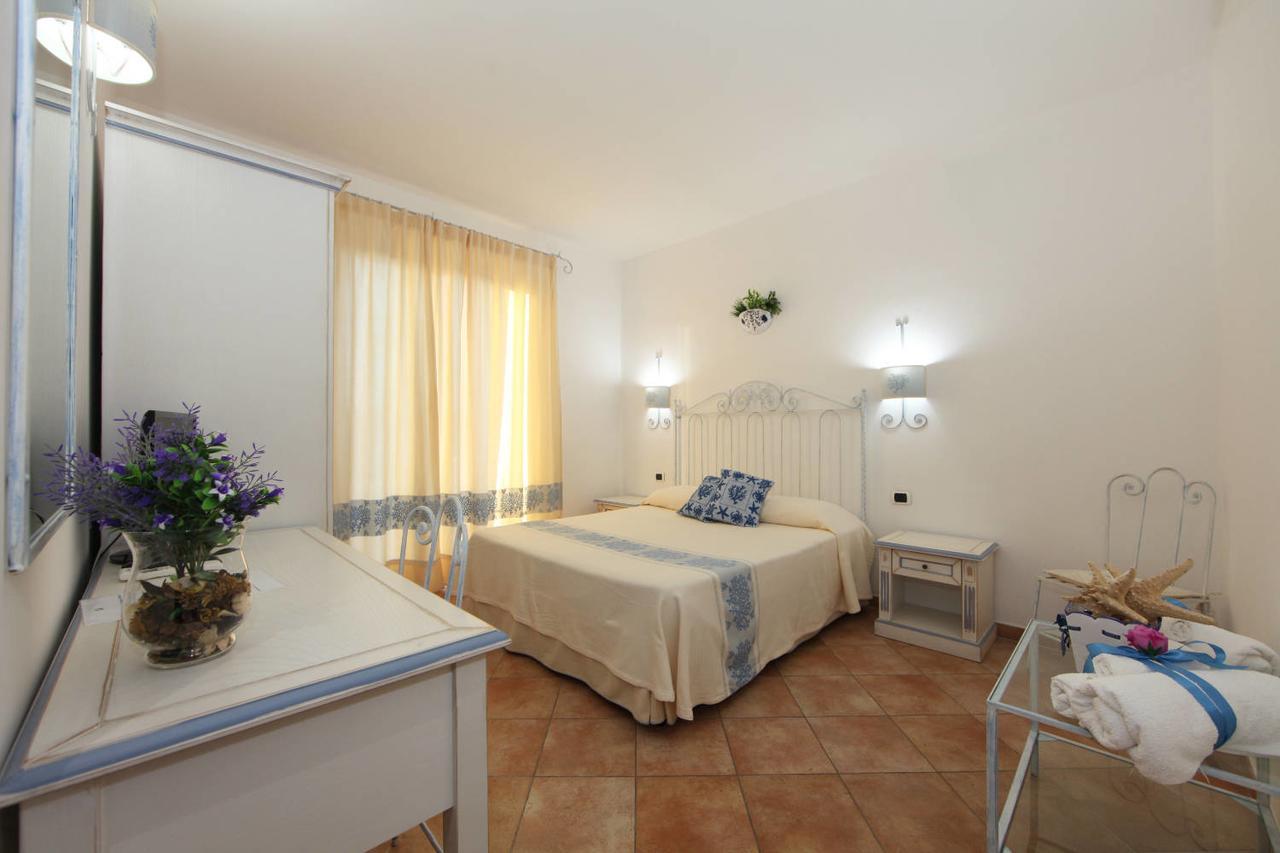Guest House Villabianca La Maddalena  Eksteriør billede