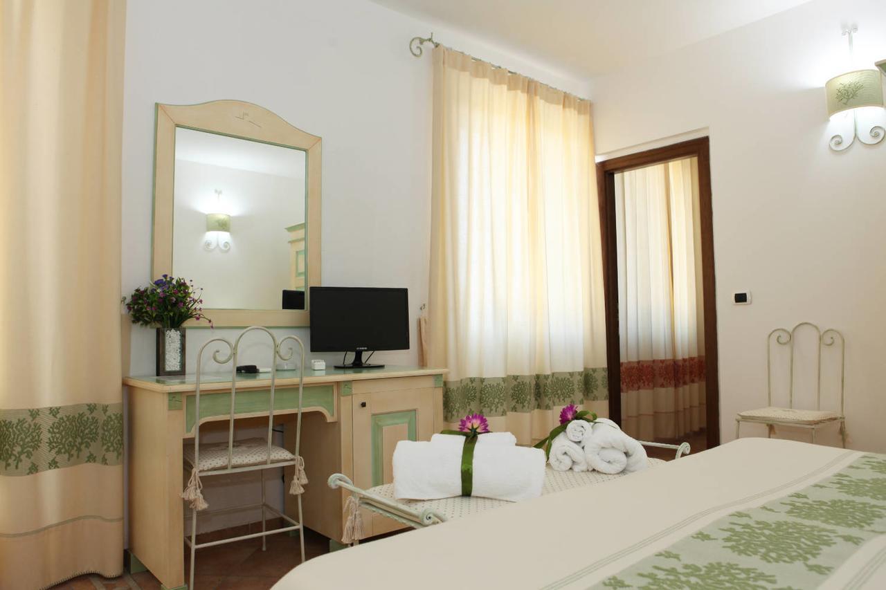 Guest House Villabianca La Maddalena  Eksteriør billede